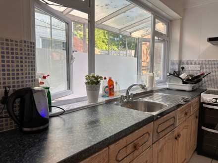 Room 1: 18 RUPERT ROAD, Guildford, GU2 7NE, Image 10