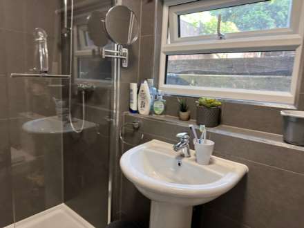 Room 1: 18 RUPERT ROAD, Guildford, GU2 7NE, Image 17