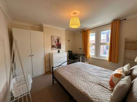 Room 1: 18 RUPERT ROAD, Guildford, GU2 7NE, Image 3