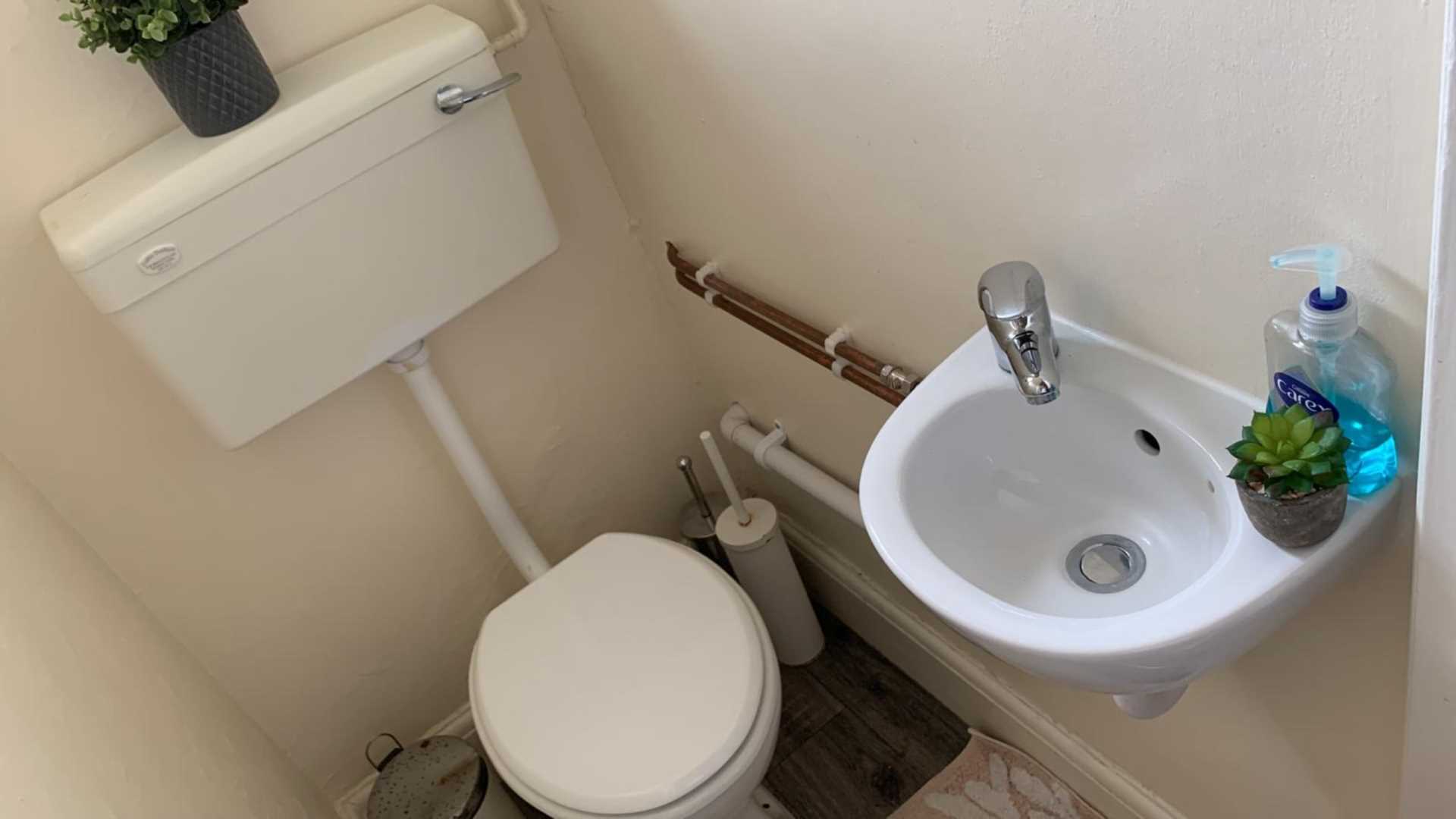 Room 2: 40A Farnham Road, Guildford, GU2 4JN, Image 14