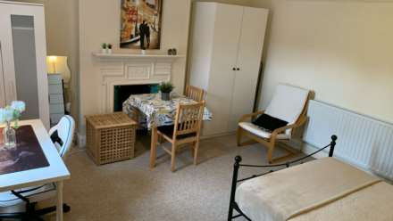 1 Bedroom Room (Double), Room 2, 40A Farnham Road, Guildford GU2 4JN