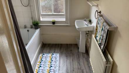 Room 2: 40A Farnham Road, Guildford, GU2 4JN, Image 13