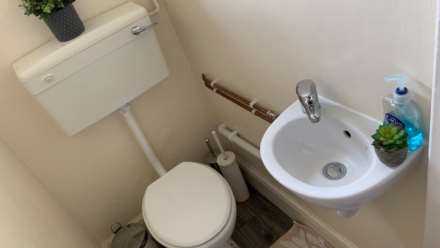 Room 2: 40A Farnham Road, Guildford, GU2 4JN, Image 14