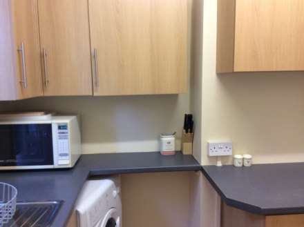 Room 2: 40A Farnham Road, Guildford, GU2 4JN, Image 16
