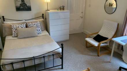 Room 2: 40A Farnham Road, Guildford, GU2 4JN, Image 4