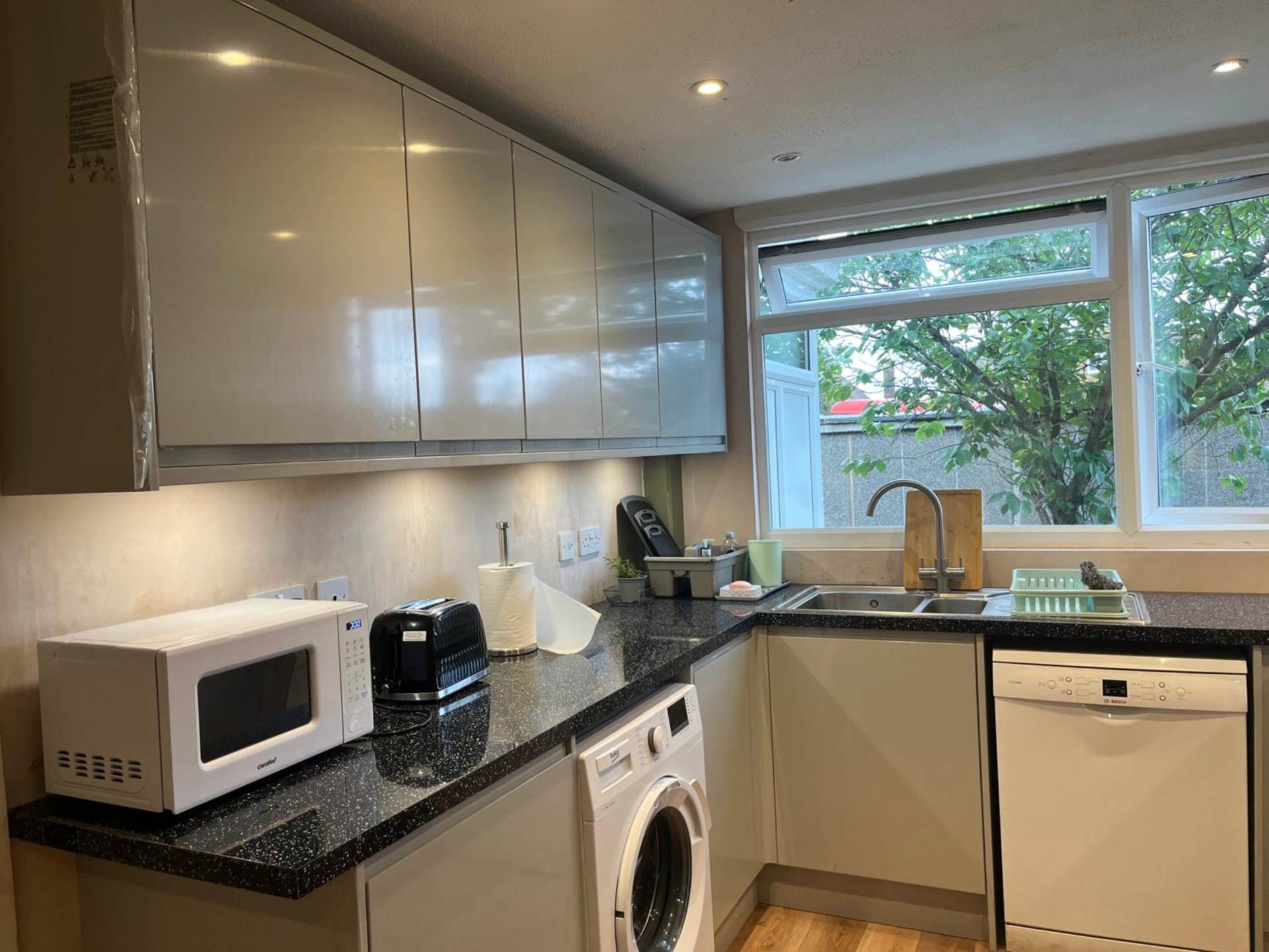 Room 3, 1 Windsor Close, Guildford, GU2 7QU, Image 9