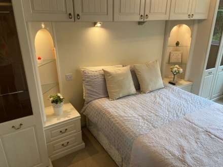 Room 3, 1 Windsor Close, Guildford, GU2 7QU