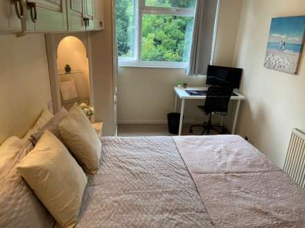 Room 3, 1 Windsor Close, Guildford, GU2 7QU, Image 2