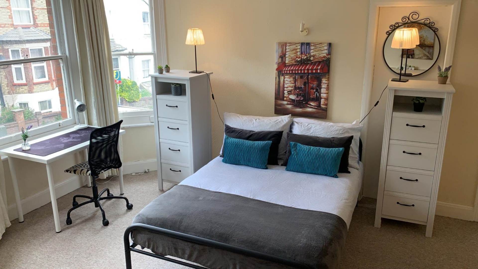 Room 3, 40a Farnham Road, Guildford, Surrey, GU24JN, Image 1