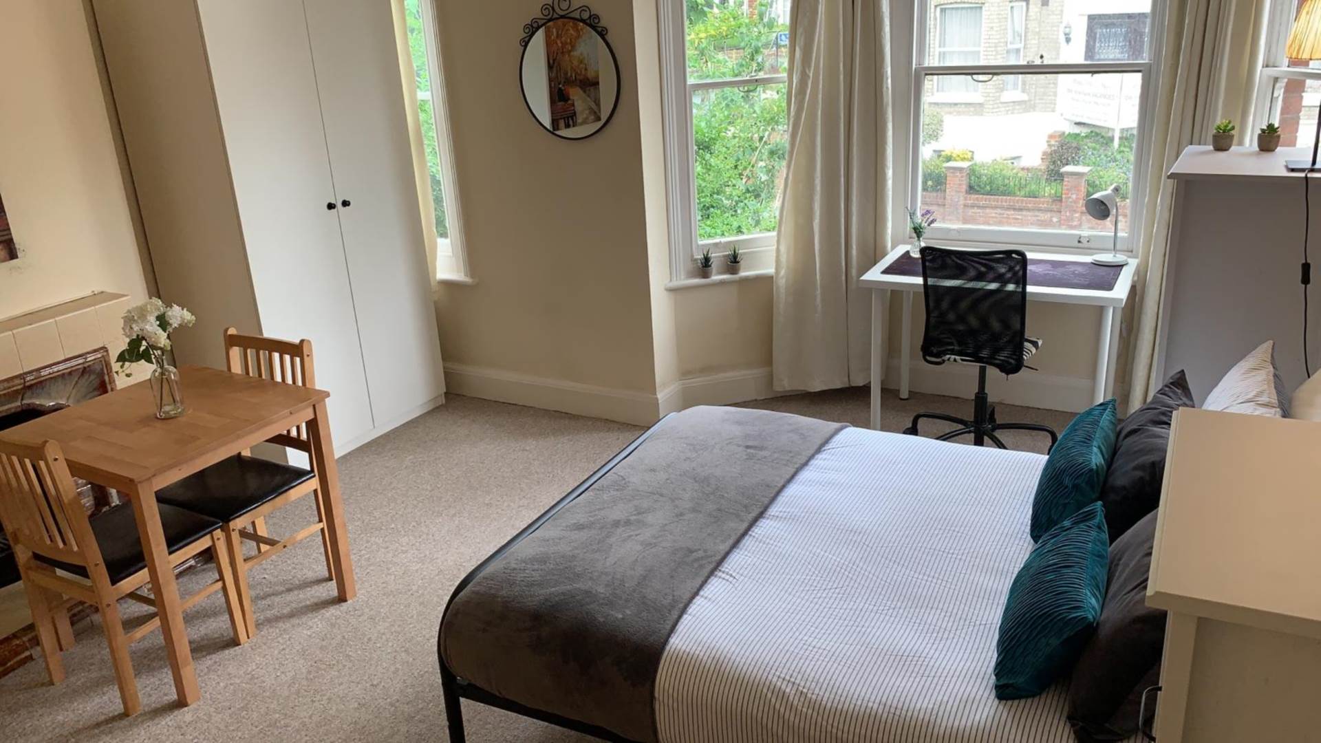 Room 3, 40a Farnham Road, Guildford, Surrey, GU24JN, Image 3