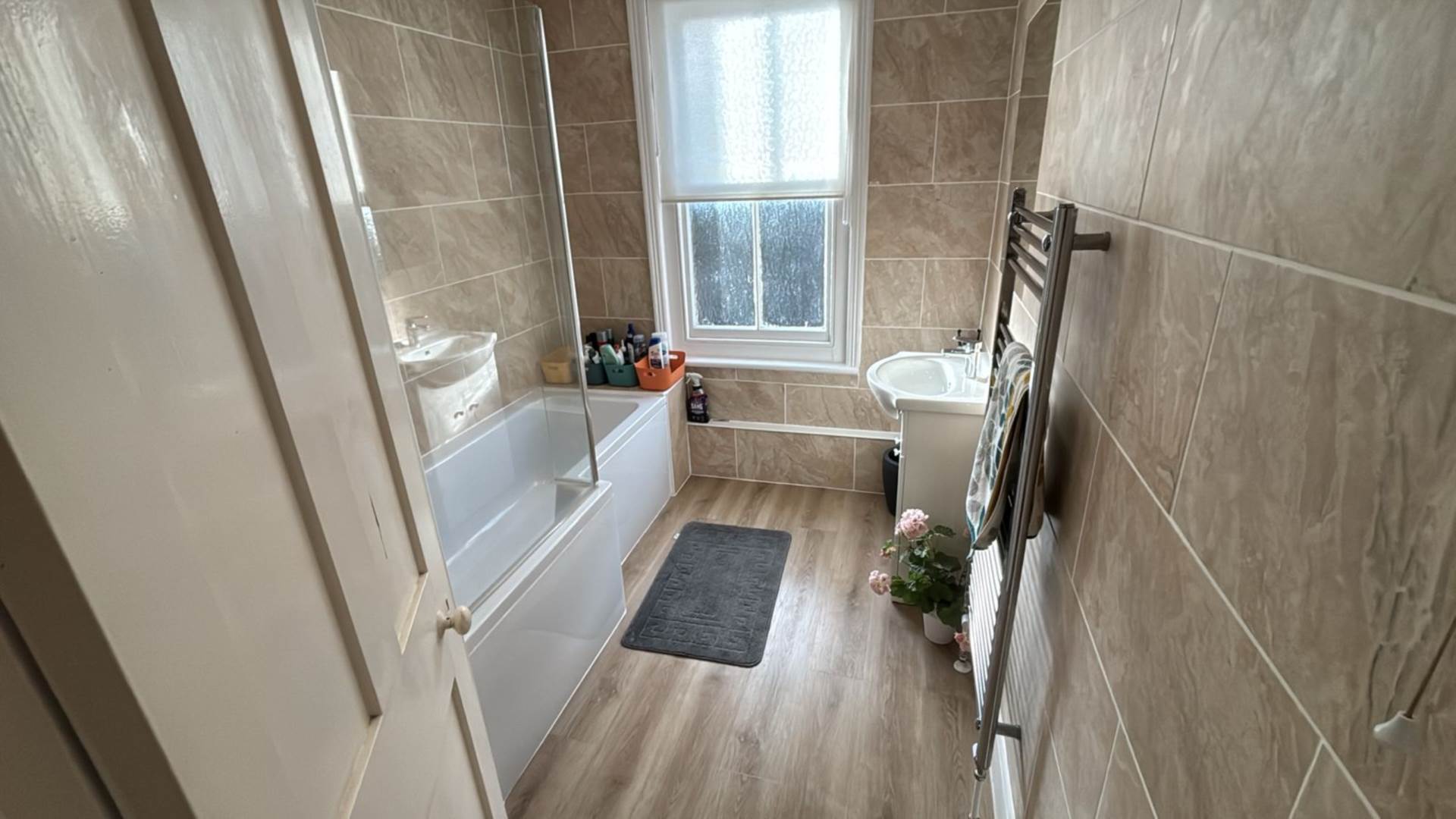 Room 3, 40a Farnham Road, Guildford, Surrey, GU24JN, Image 6