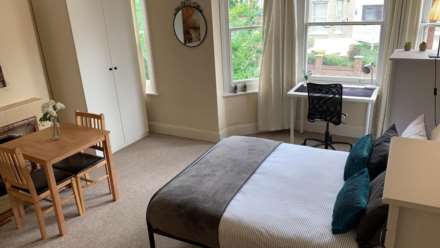 Room 3, 40a Farnham Road, Guildford, Surrey, GU24JN, Image 3