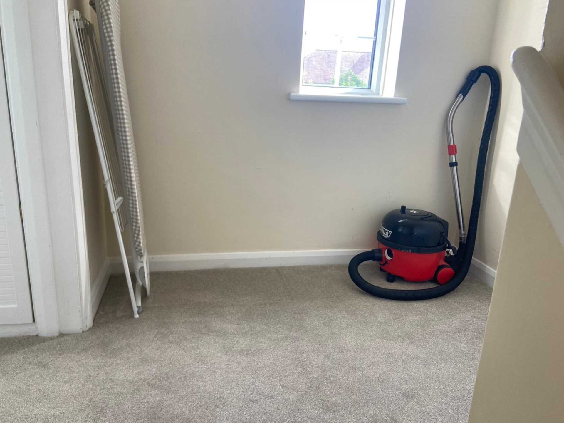 Room 2: 9 Durham Close, Guildford GU2 9TH, Image 19