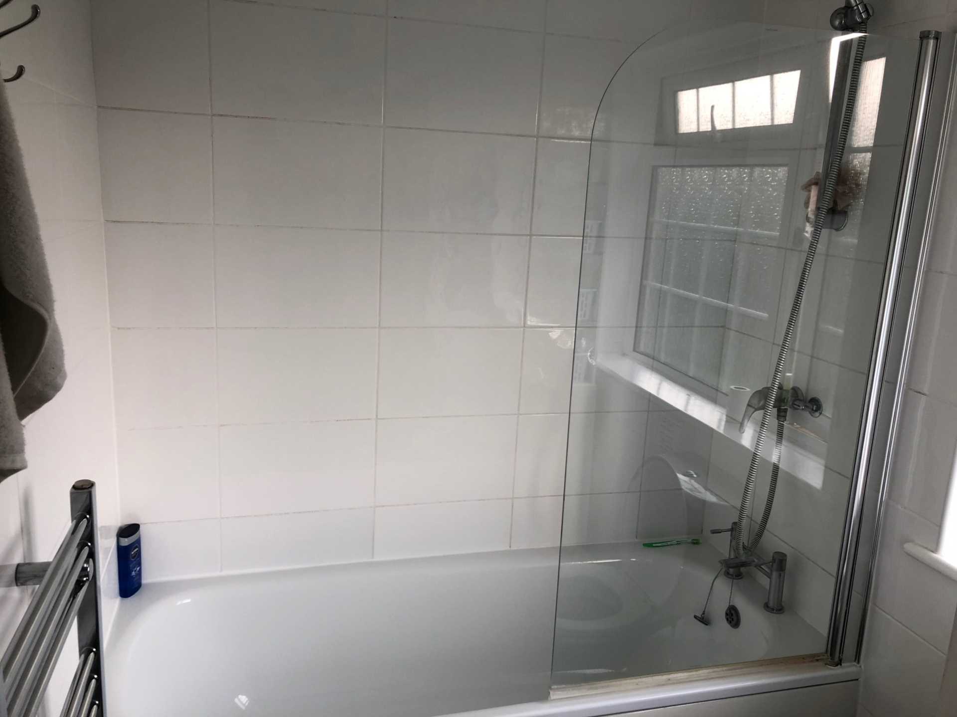 Room 2: 9 Durham Close, Guildford GU2 9TH, Image 20