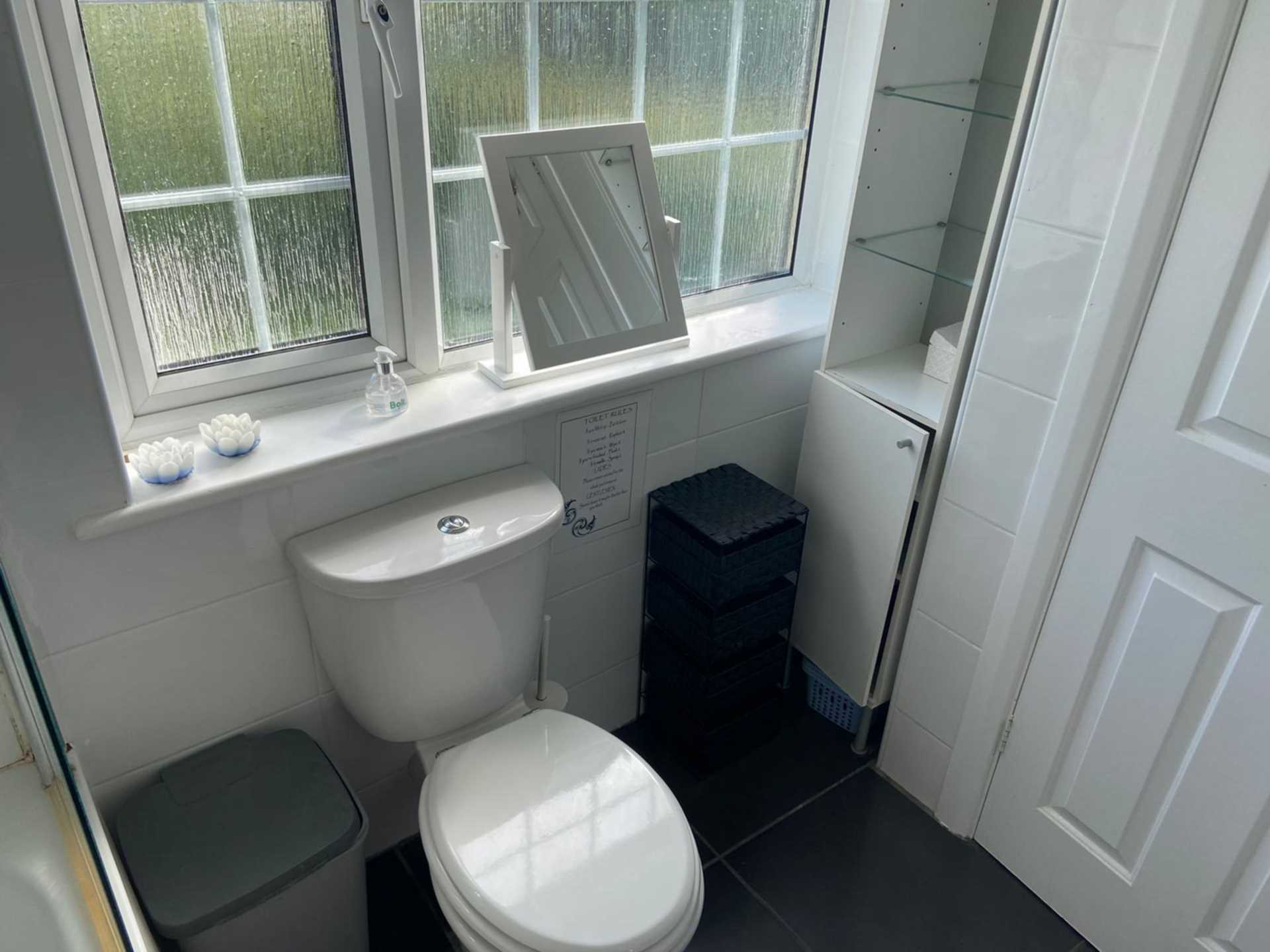 Room 2: 9 Durham Close, Guildford GU2 9TH, Image 21