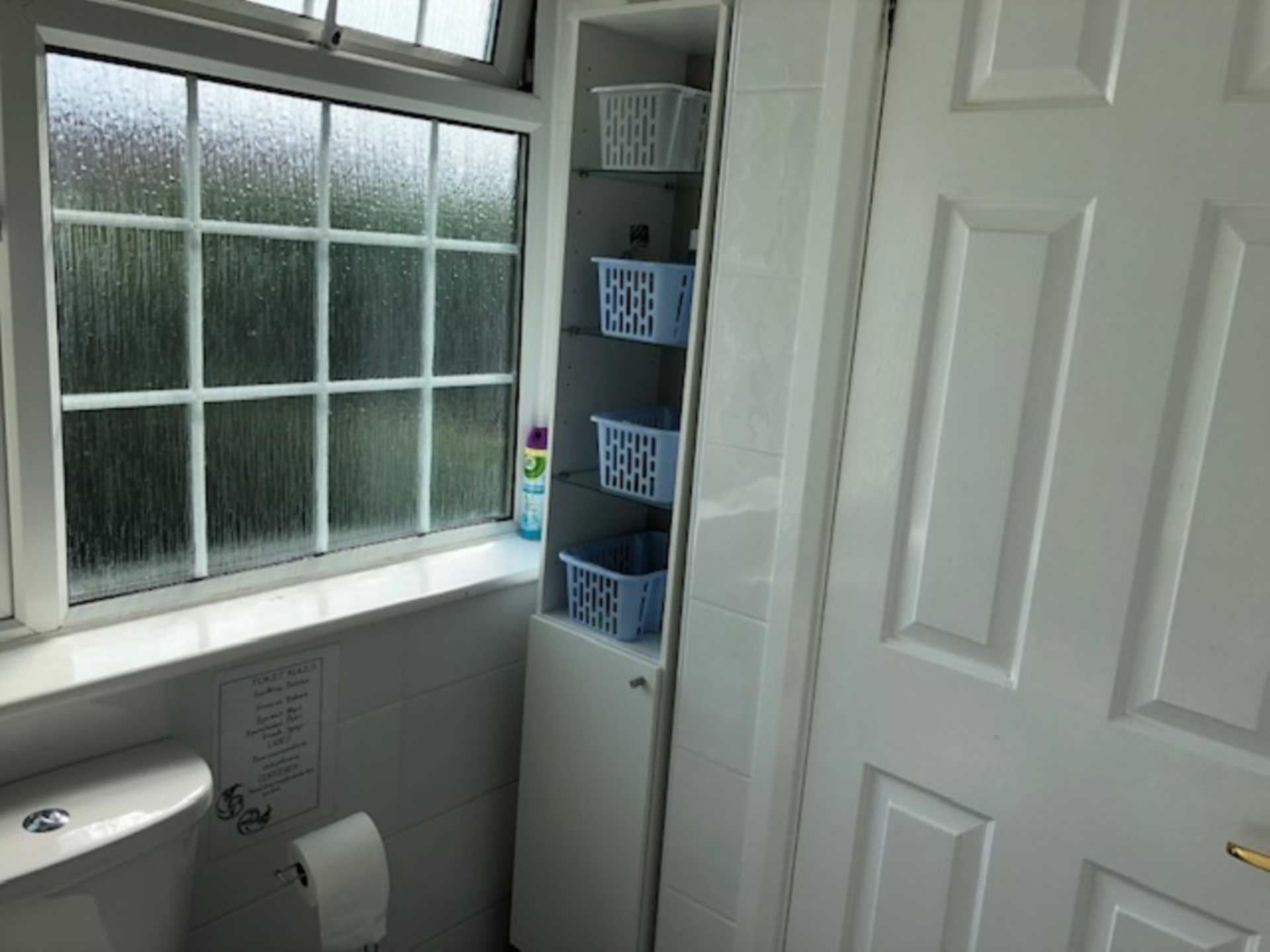 Room 2: 9 Durham Close, Guildford GU2 9TH, Image 22
