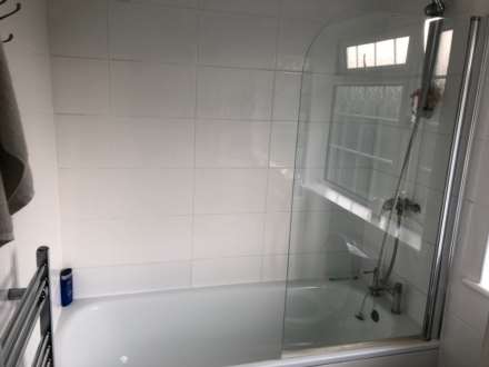 Room 2: 9 Durham Close, Guildford GU2 9TH, Image 20