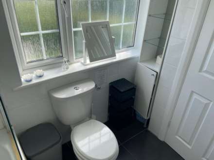 Room 2: 9 Durham Close, Guildford GU2 9TH, Image 21