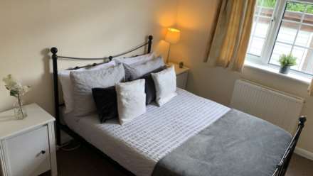 1 Bedroom Room (Double), Room 1: 9 Durham Close, GU2 9TH