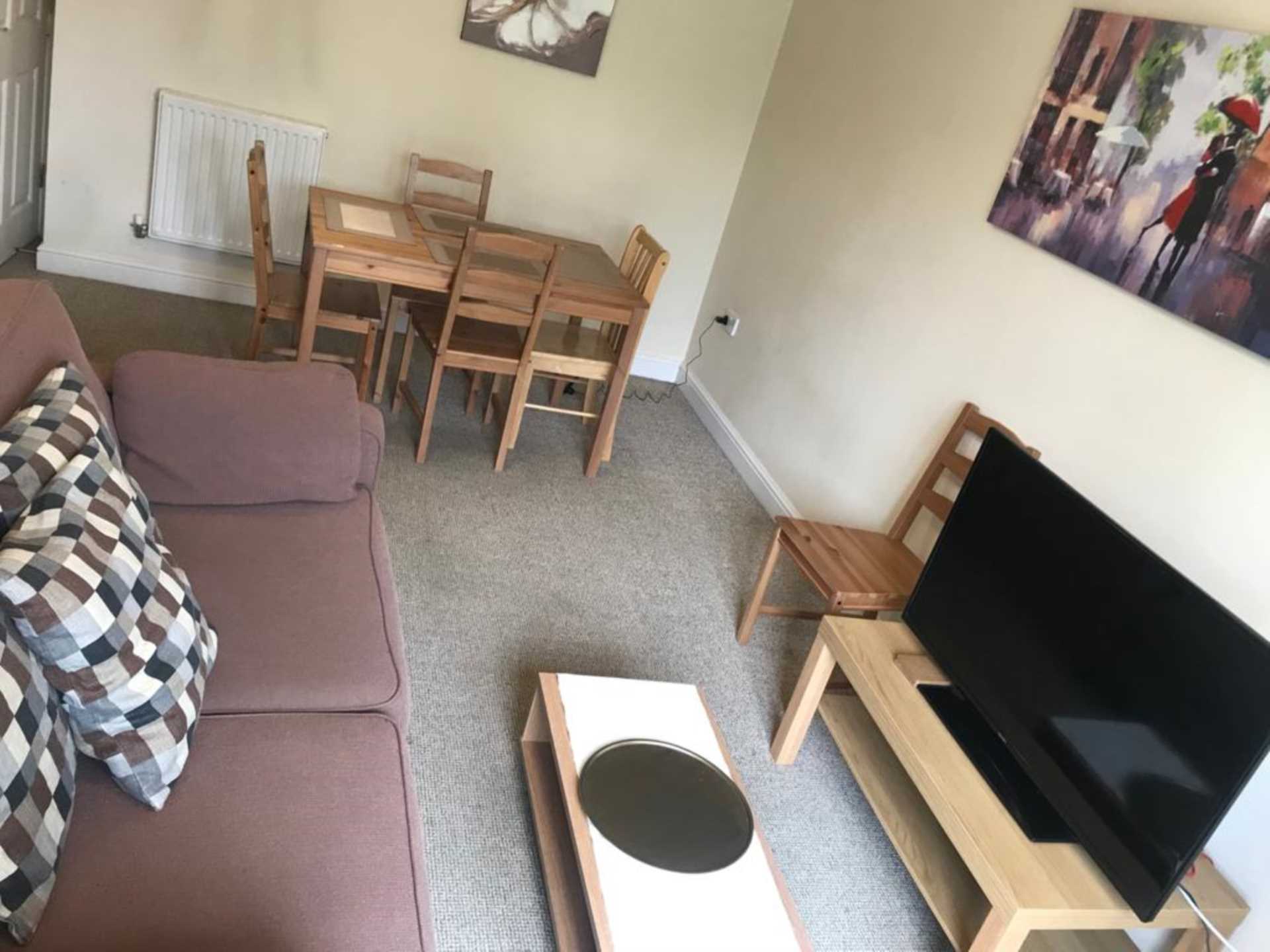 COUPLES WANTED! Room 3: 12 Pickering, Guildford, GU2 8AH, Image 15
