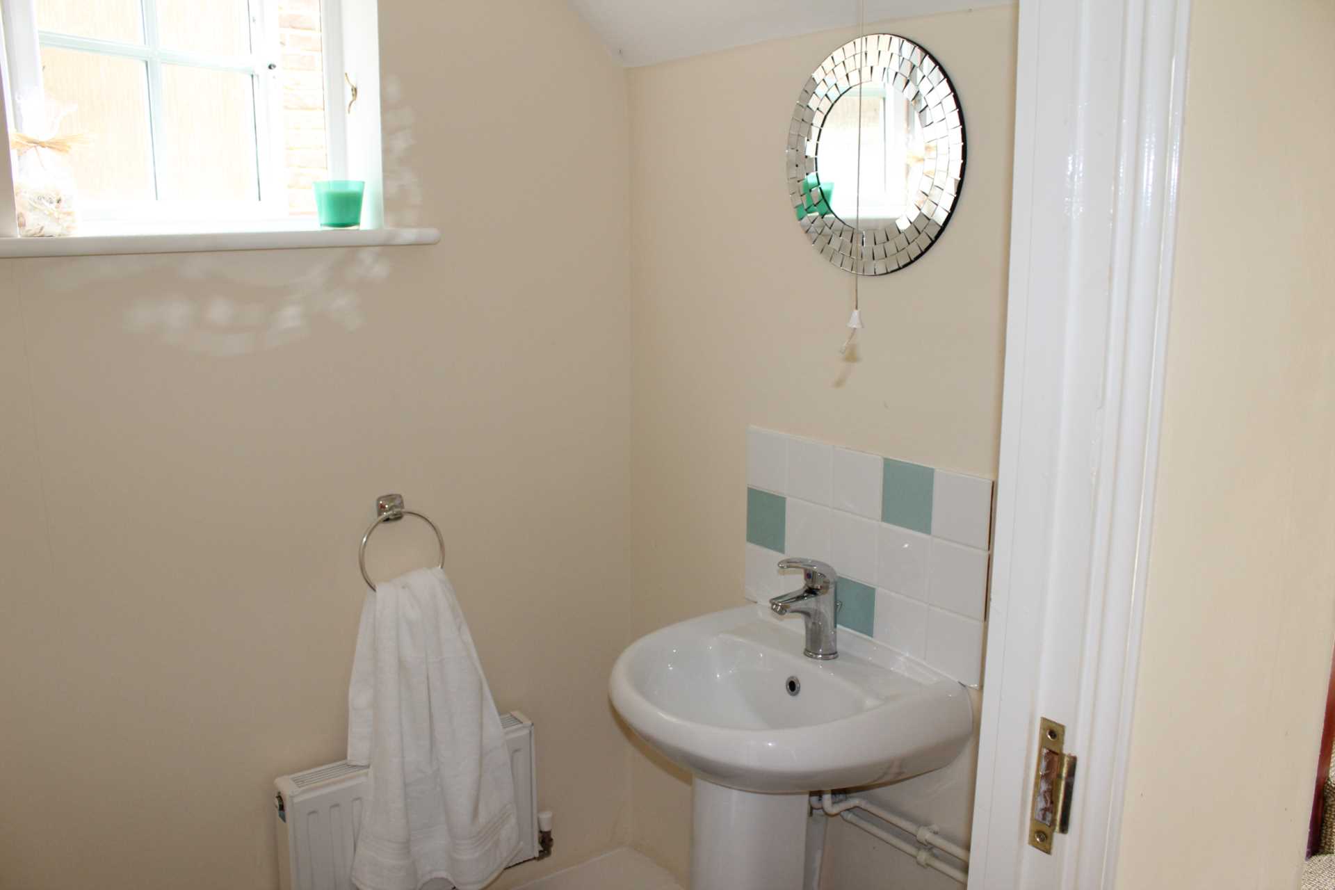 COUPLES WANTED! Room 3: 12 Pickering, Guildford, GU2 8AH, Image 19