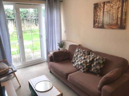 COUPLES WANTED! Room 3: 12 Pickering, Guildford, GU2 8AH, Image 14