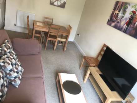 COUPLES WANTED! Room 3: 12 Pickering, Guildford, GU2 8AH, Image 15