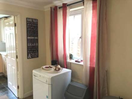 COUPLES WANTED! Room 3: 12 Pickering, Guildford, GU2 8AH, Image 17