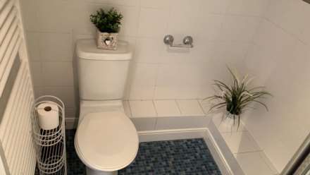 COUPLES WANTED! Room 3: 12 Pickering, Guildford, GU2 8AH, Image 7