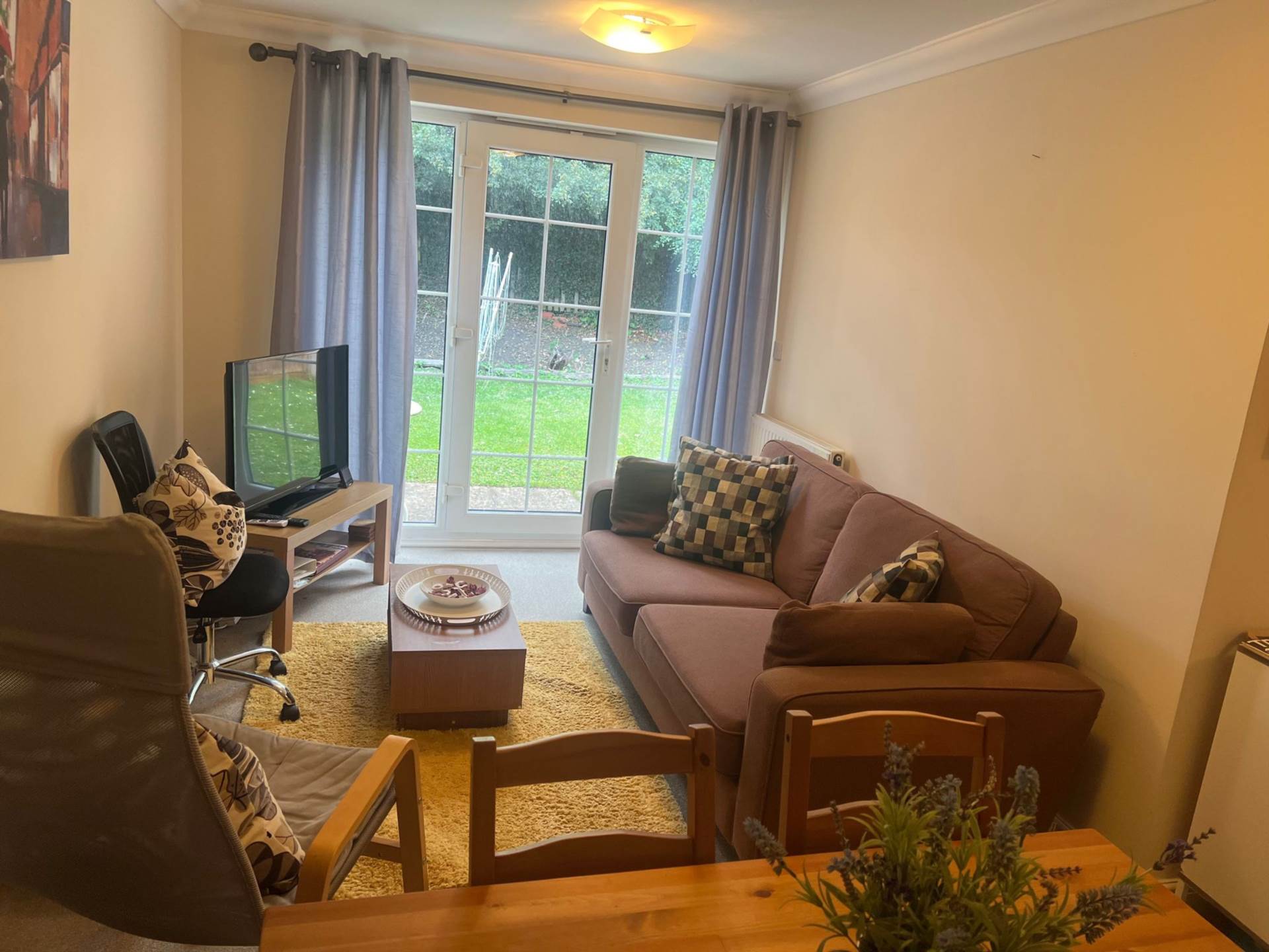 Room 1 : 12 Pickering Place, GU2 8AH, Image 11