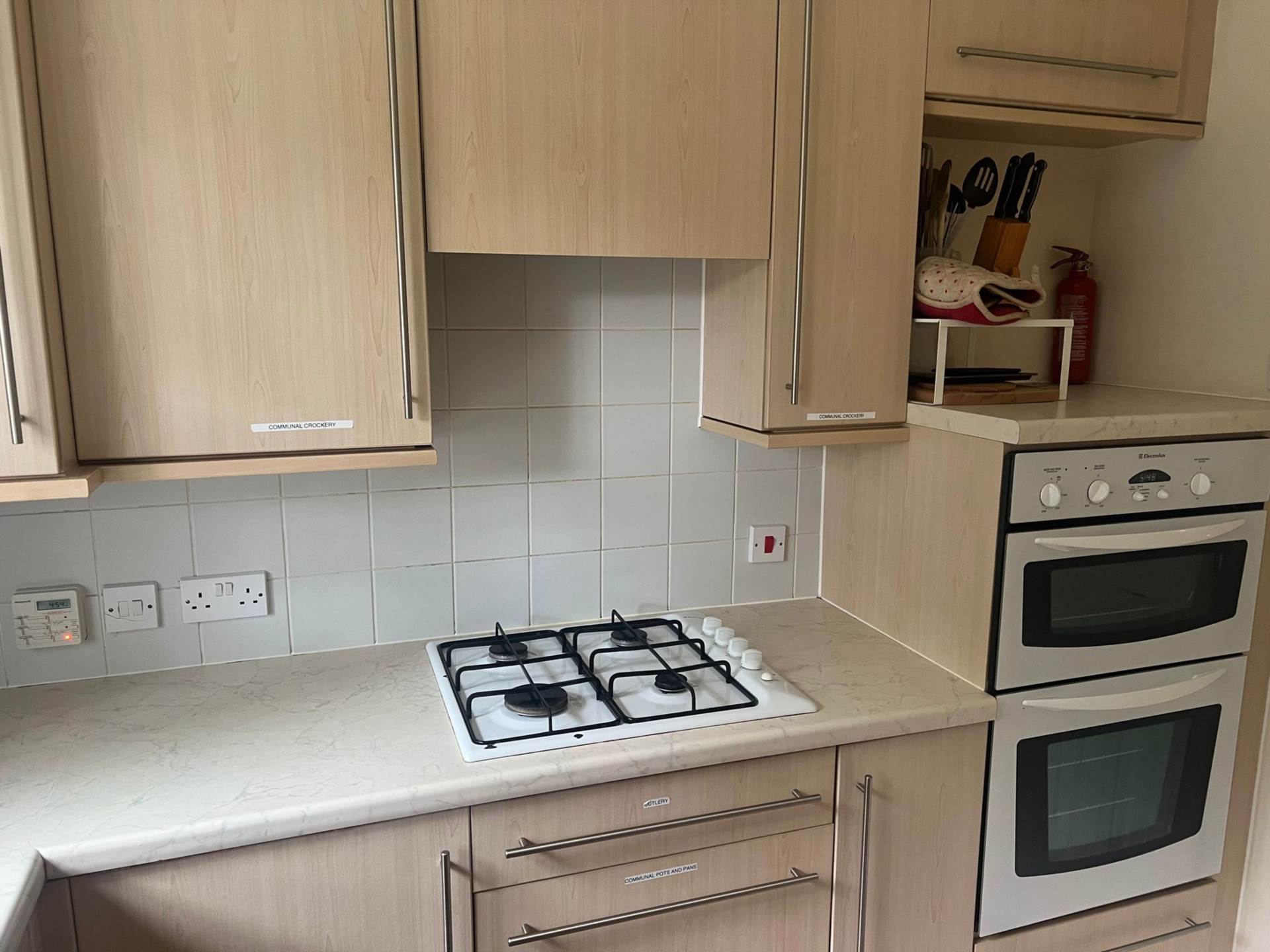 Room 1 : 12 Pickering Place, GU2 8AH, Image 13