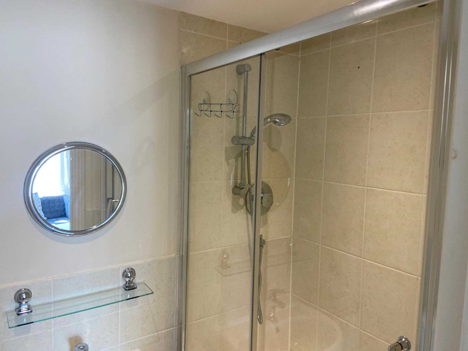Room 1 : 12 Pickering Place, GU2 8AH, Image 7