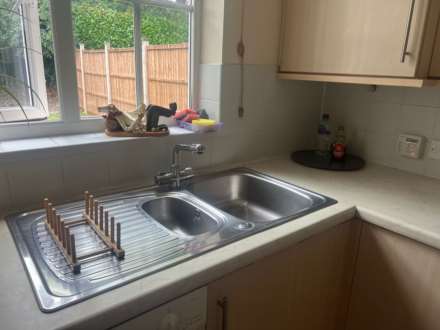 Room 1 : 12 Pickering Place, GU2 8AH, Image 12