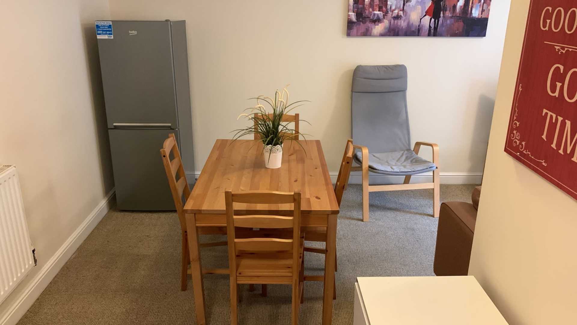 Room 2: 12 Pickering, Guildford, GU2 8AH, Image 14