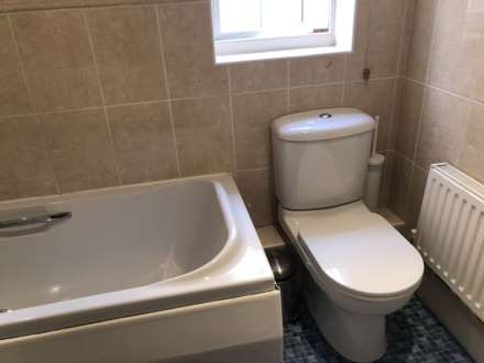 Room 2: 12 Pickering, Guildford, GU2 8AH, Image 13