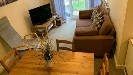 Room 2: 12 Pickering, Guildford, GU2 8AH, Image 17