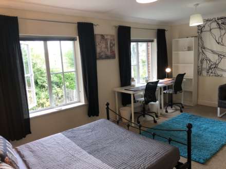 Room 2: 12 Pickering, Guildford, GU2 8AH, Image 2