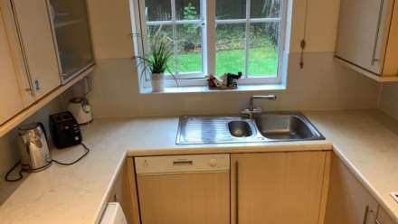 Room 2: 12 Pickering, Guildford, GU2 8AH, Image 21