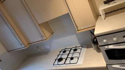 Room 2: 12 Pickering, Guildford, GU2 8AH, Image 25