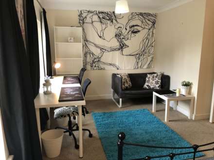 Room 2: 12 Pickering, Guildford, GU2 8AH, Image 3