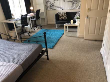 Room 2: 12 Pickering, Guildford, GU2 8AH, Image 4