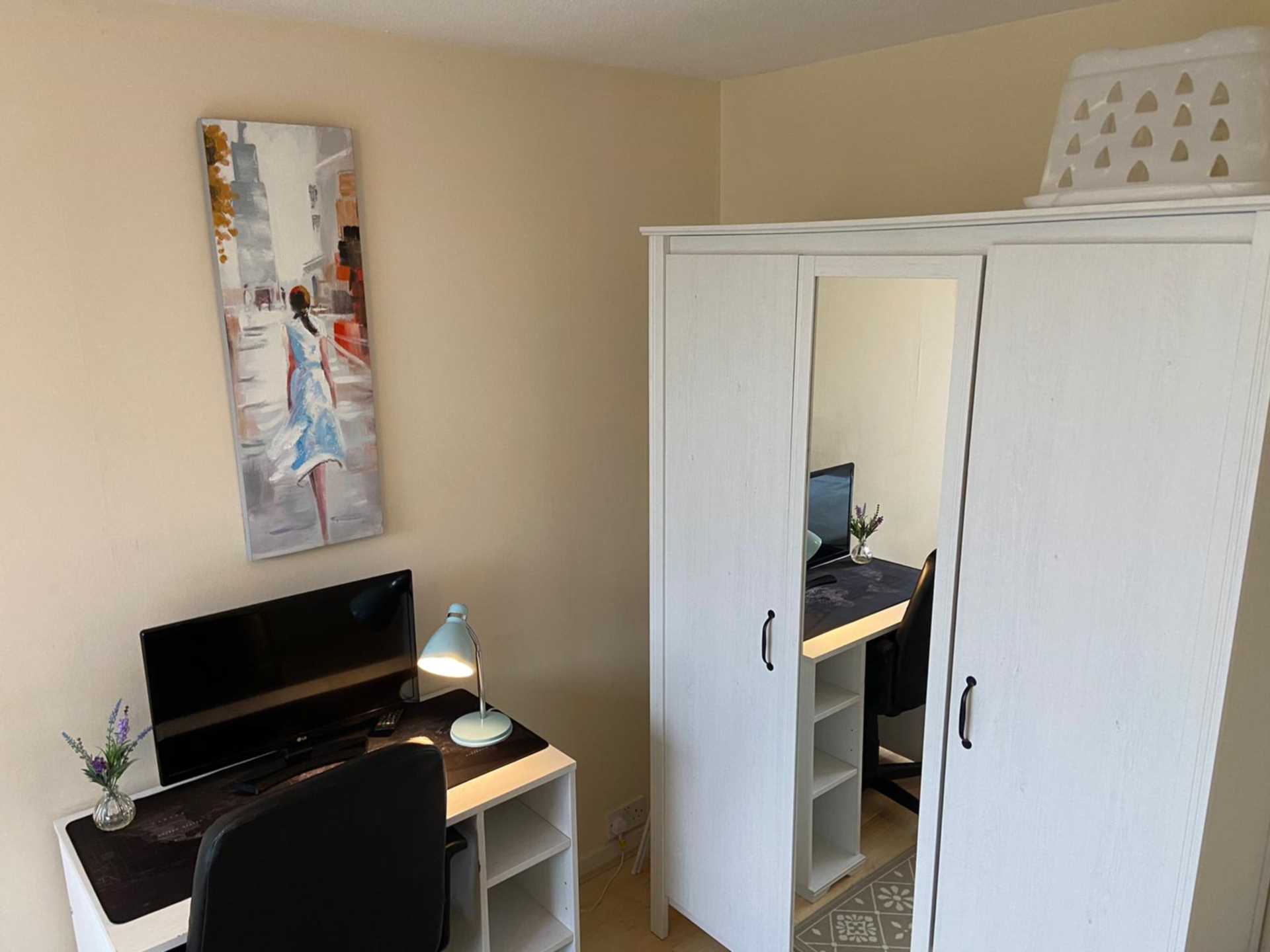 Room 2, 1 Windsor Close, GU2 7QU, Image 6