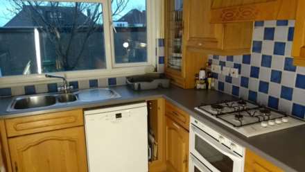 Room 2, 1 Windsor Close, GU2 7QU, Image 10