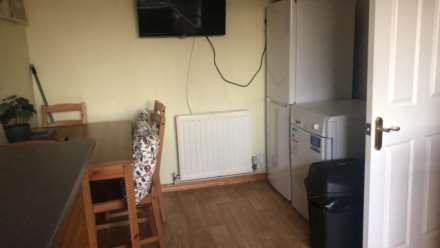 Room 2, 1 Windsor Close, GU2 7QU, Image 11
