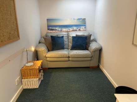 Room 2, 1 Windsor Close, GU2 7QU, Image 23