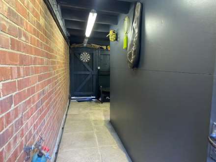 Room 2, 1 Windsor Close, GU2 7QU, Image 24