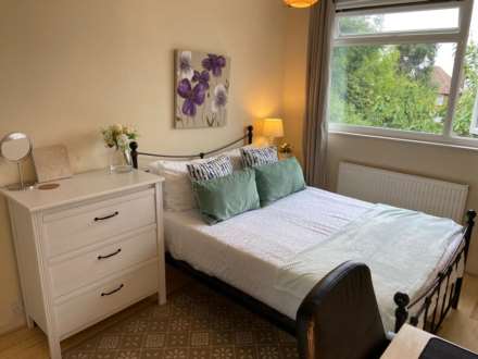 Room 2, 1 Windsor Close, GU2 7QU, Image 4