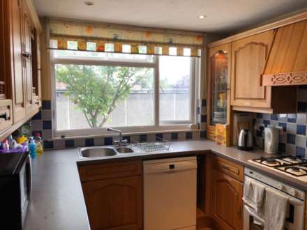 Room 2, 1 Windsor Close, GU2 7QU, Image 7
