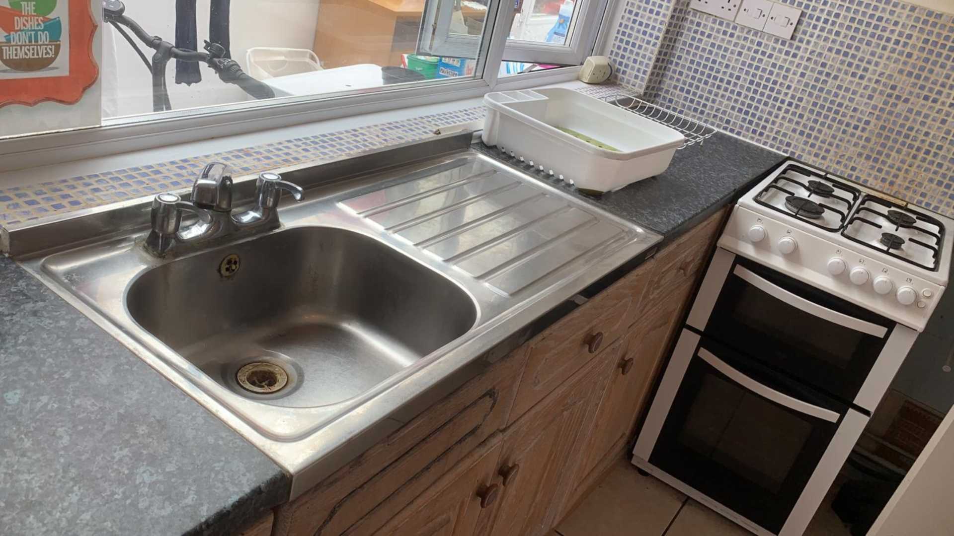Room 2: 18 Rupert Road, Guildford, GU2 7NE, Image 10