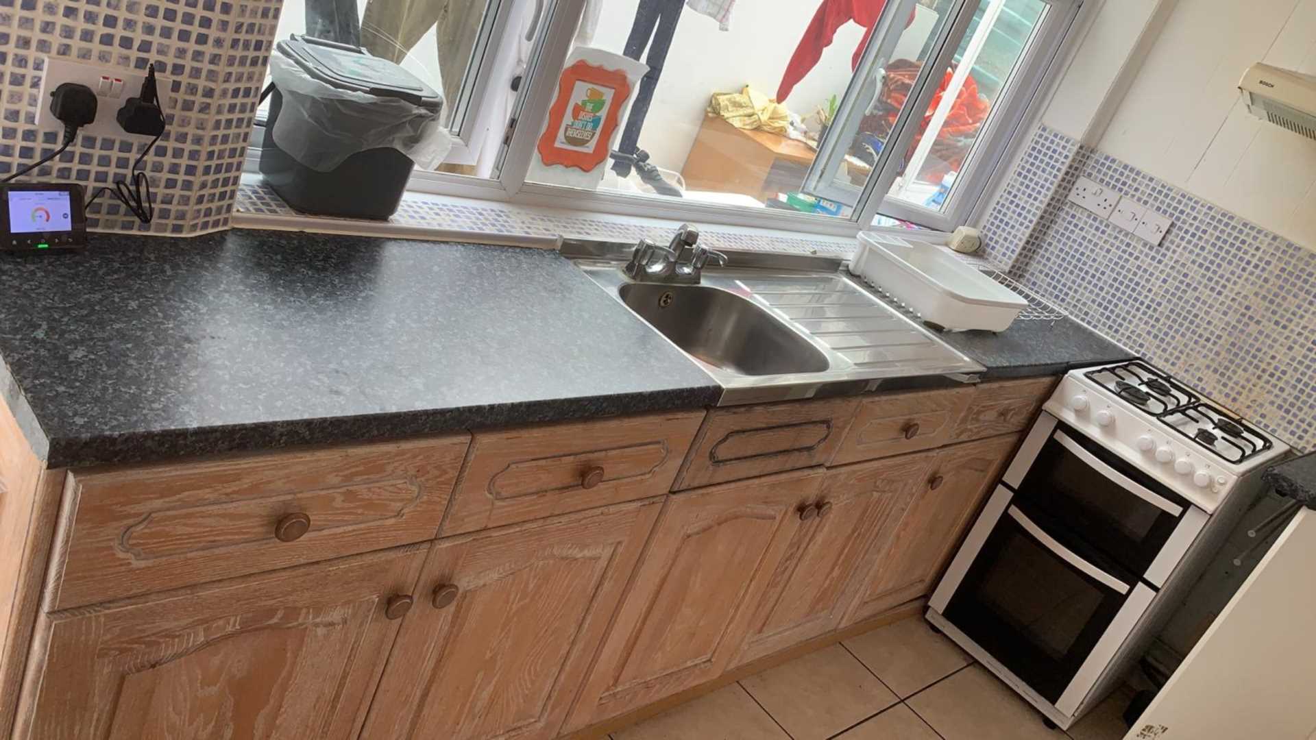 Room 2: 18 Rupert Road, Guildford, GU2 7NE, Image 13